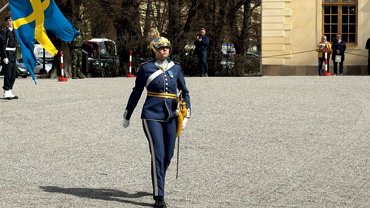 2024-05-02 Till Janne. Torsdag. Drottningholms Slott vaktavlösning Livgardet Livskvadron - I21