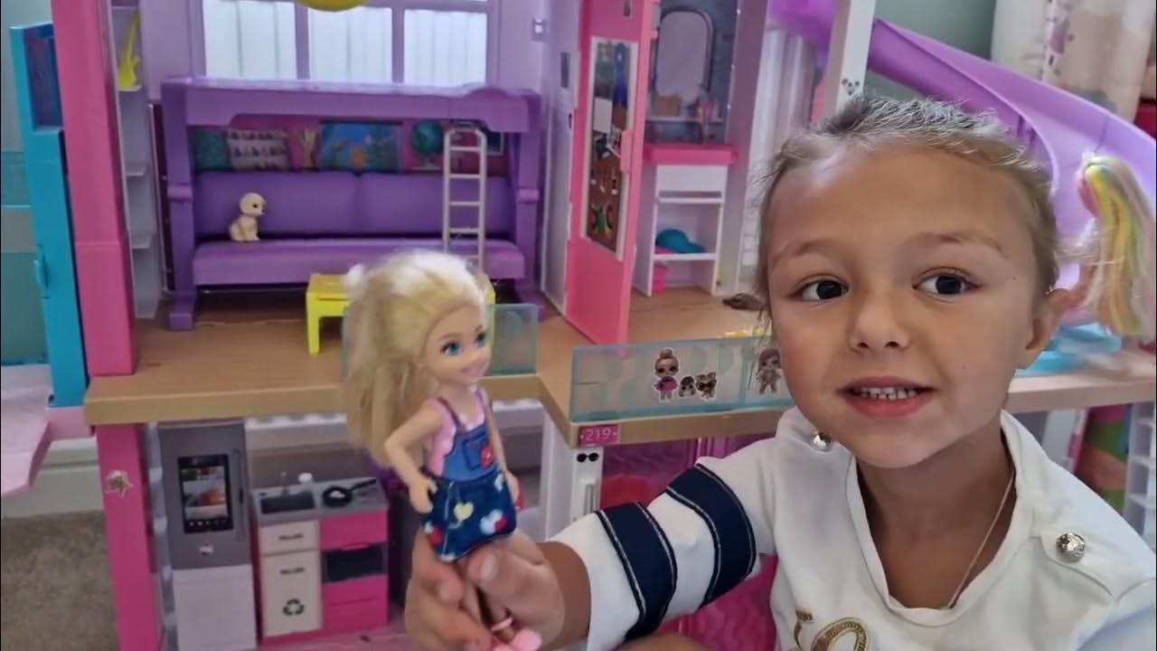 Anya and Elsia's first day of school YouTube