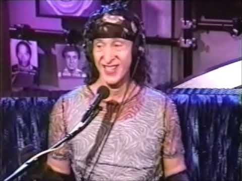 Elegant Elliot Offen's First Appearance 7-25-2000