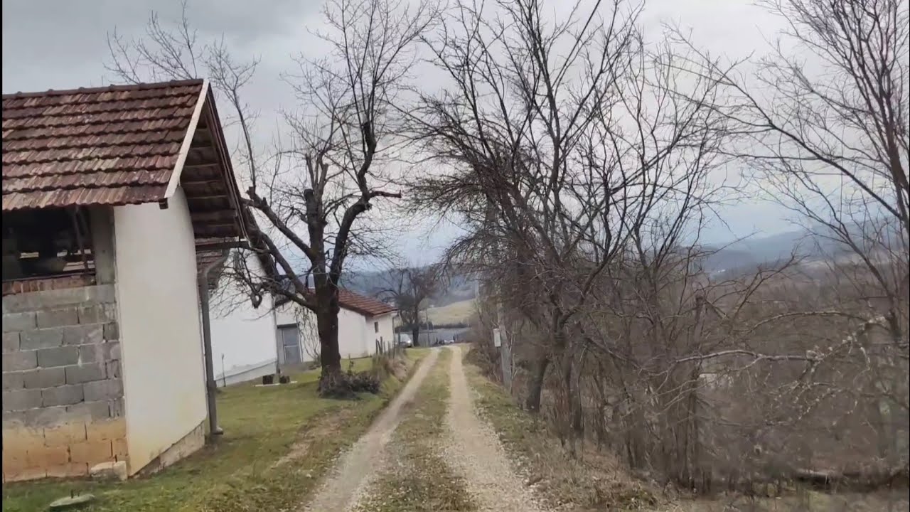 rodno selo poznate pjevacice INDIRE RADIC  selo  DRAGALOVCI