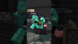 Chowany w bazie w Minecraft