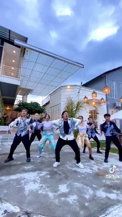 viralll joget tiktok mendung tanpo udan