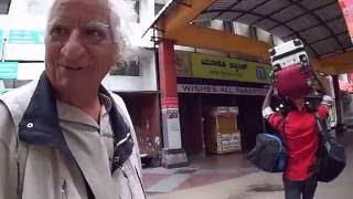 1. Едем в Варанаси. Автобус, поезд, попутчики... 1. Едем в Варанаси. Автобус, поезд, попутчики...