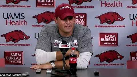 Arkansas LB coach Michael Scherer gives update on ...