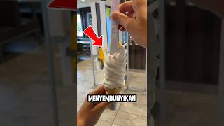 Ia Memasukkan Alat Tes Kehamilan Ke Dalam Eksrim