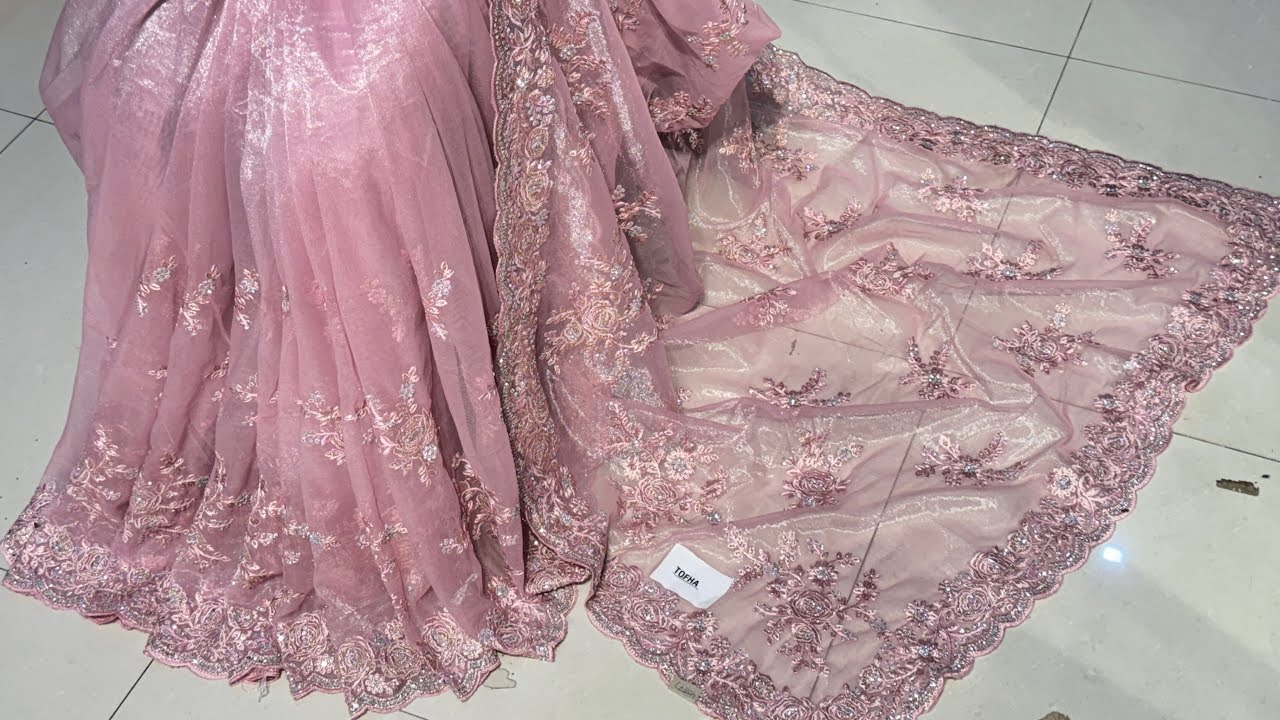 🔥2025 के नये Febric की नयी नयी Extra Fancy Sarees केवल धीरज पैलेस शोरूम पर😍 