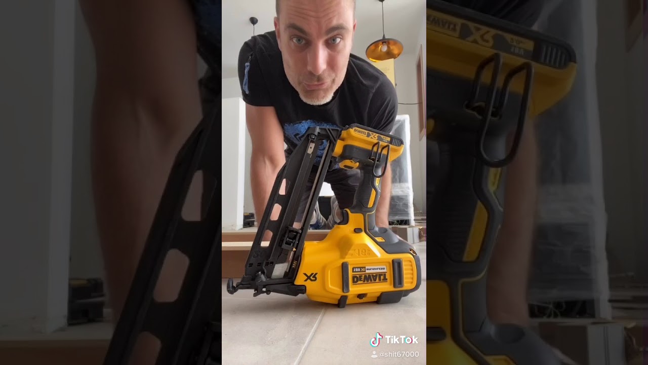 Cloueur Dewalt électrique 😉