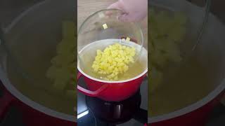 Куриный суп с чесночными галушками — ароматно, сытно и очень вкусно! 🔥🍲