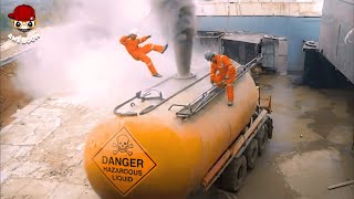 65 Most Ridiculous Worker Mistakes Caught on Camera
