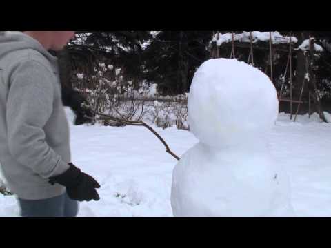 Video: How To Make A Snowman
