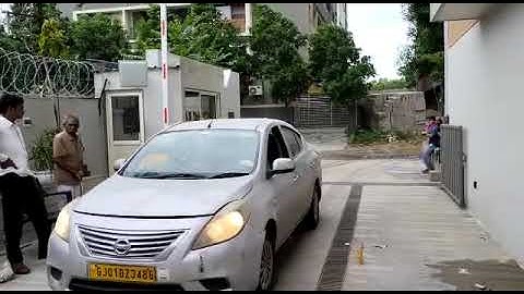 UHF/RFID READER WITH BOOM BARRIER