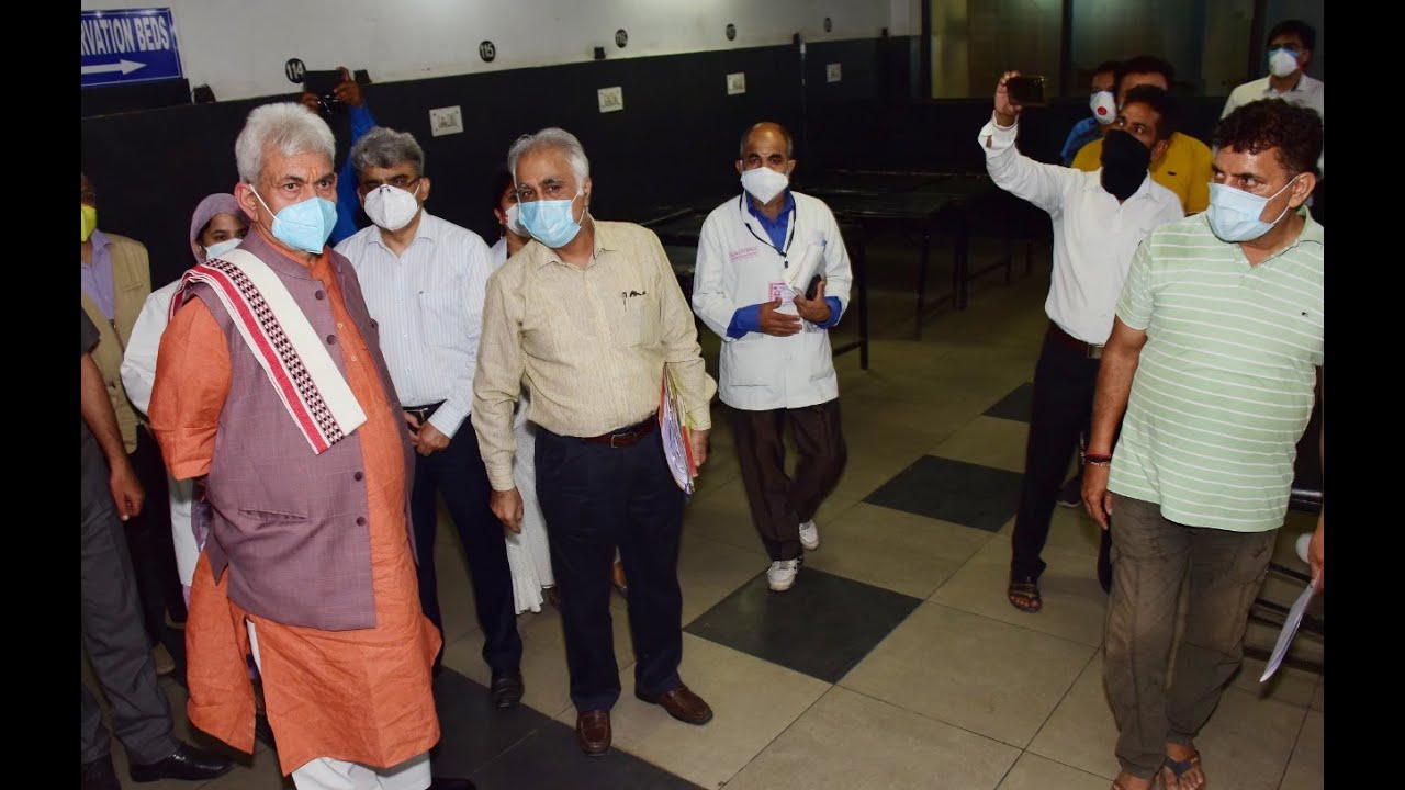 LG Visits GMC Jammu To Take Stock Of Facilities, Directs Doctors To Give Best Medical Facilities