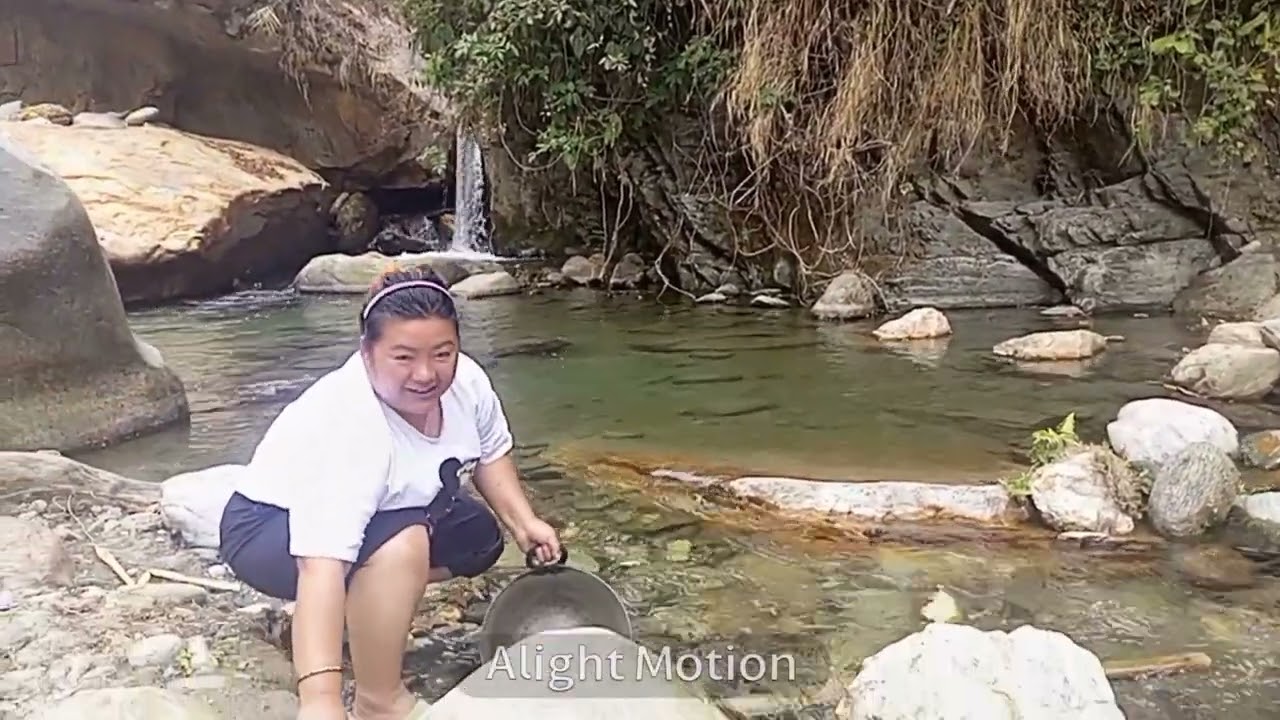 #Nani huru sanga khola ma Halka enjoy sathi ho ❤️🙏