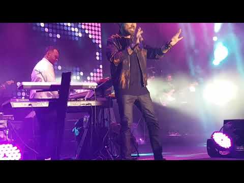 Kenan Doğulu - Hiç Bana Sordun Mu & Ben Güzelden Anlarım [Ankamall Yaz Konserleri]