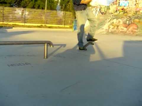 mini skate tips lesson 1 , 25cm de board sous les pieds , ultra dur!!