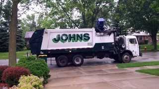 Johns Disposal Heil Python On A Peterbilt Chassis