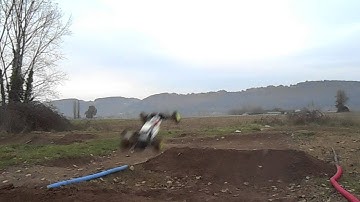 TLR 22 jumps