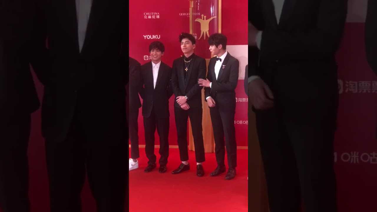 “沙雕三兄弟”正常起来还是很帅的 The Sand Sculpture Brothers are still handsome normally. video phone beyonce mp3