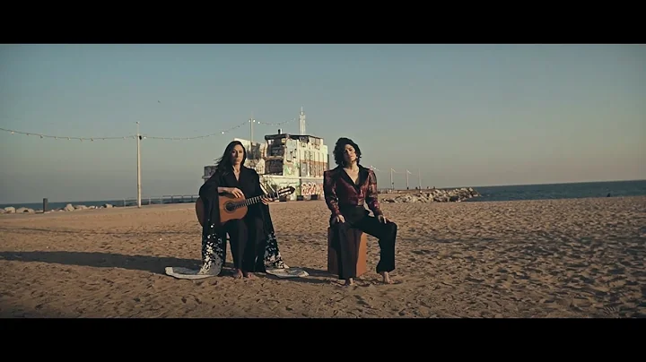 Elena Gadel & Marta Robles - Cisne Redondo