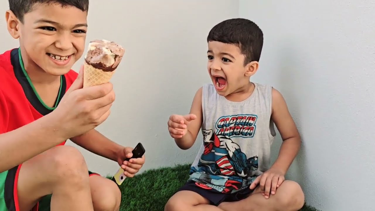 زين اتحكم بيزن عن طريق الريموت السحري😱خلى يعمل شغلات غصبن عنو وقعوا بالمي😱 #زين_وألفت