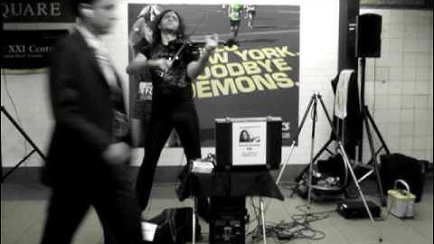 Michael Schulman black violin, at Union Square