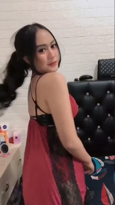 gadis cantik baju tipis transparan kemera merahan