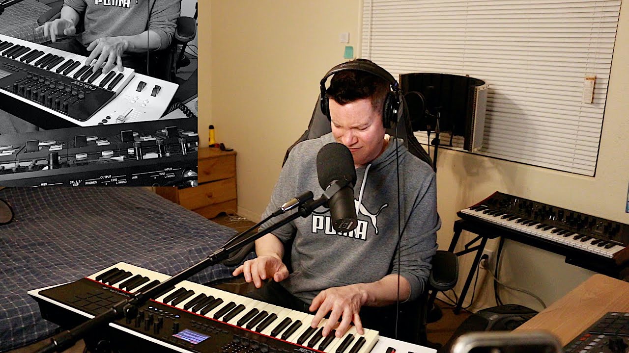 GROOVY ELEVATOR - (FUNky live looping freestyle) Chris Commisso