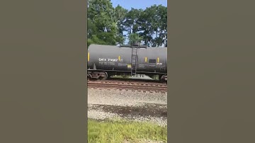 CSX 5112 leads a 4 engine manifest