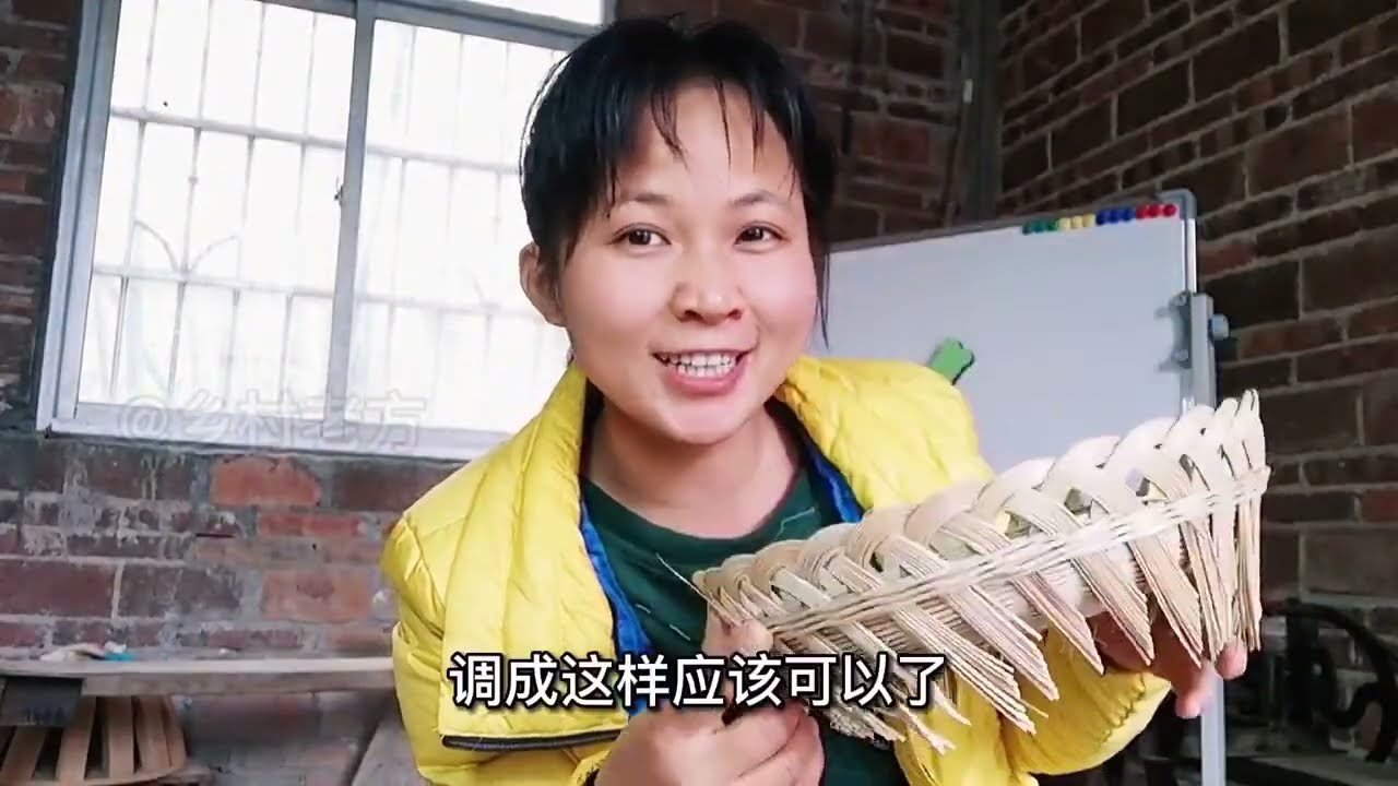 第一次編竹編荷花籃，過年用來裝零食，水果饅頭挺不錯的