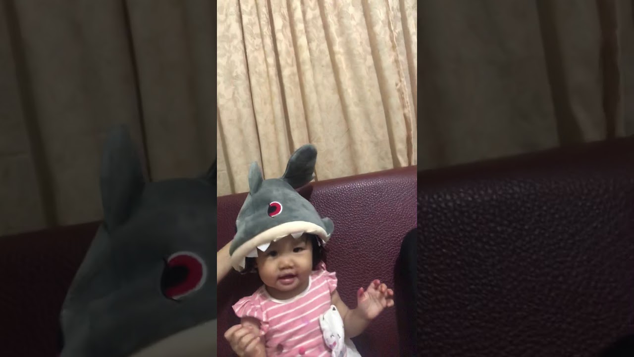 小朋友在玩可以動的魚🤭🥰🥰||dapet hadiah dari tante Ani 🥰🥰😘😘| - YouTube