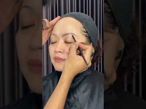 Video: Cara Merias Wajah Pada Mata Bulat: 13 Langkah (dengan Gambar)