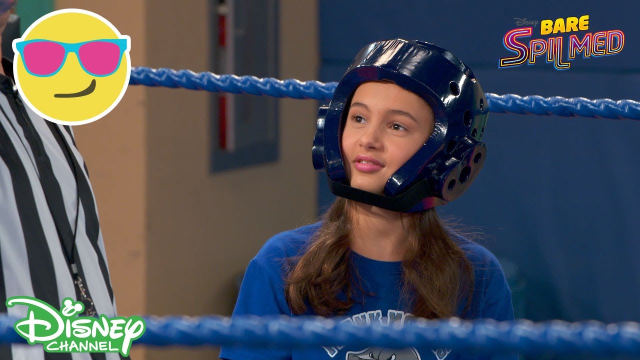 🤣 Top 3 sjove øjeblikke med Blair | Bare spil med | Disney Channel Danmark