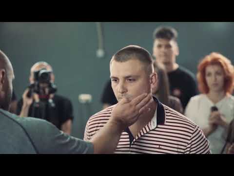 ПОШАТНУЛ ГИГАНТА лютая пощечина на SLAP BATTLE :: Турнир по пощечинам