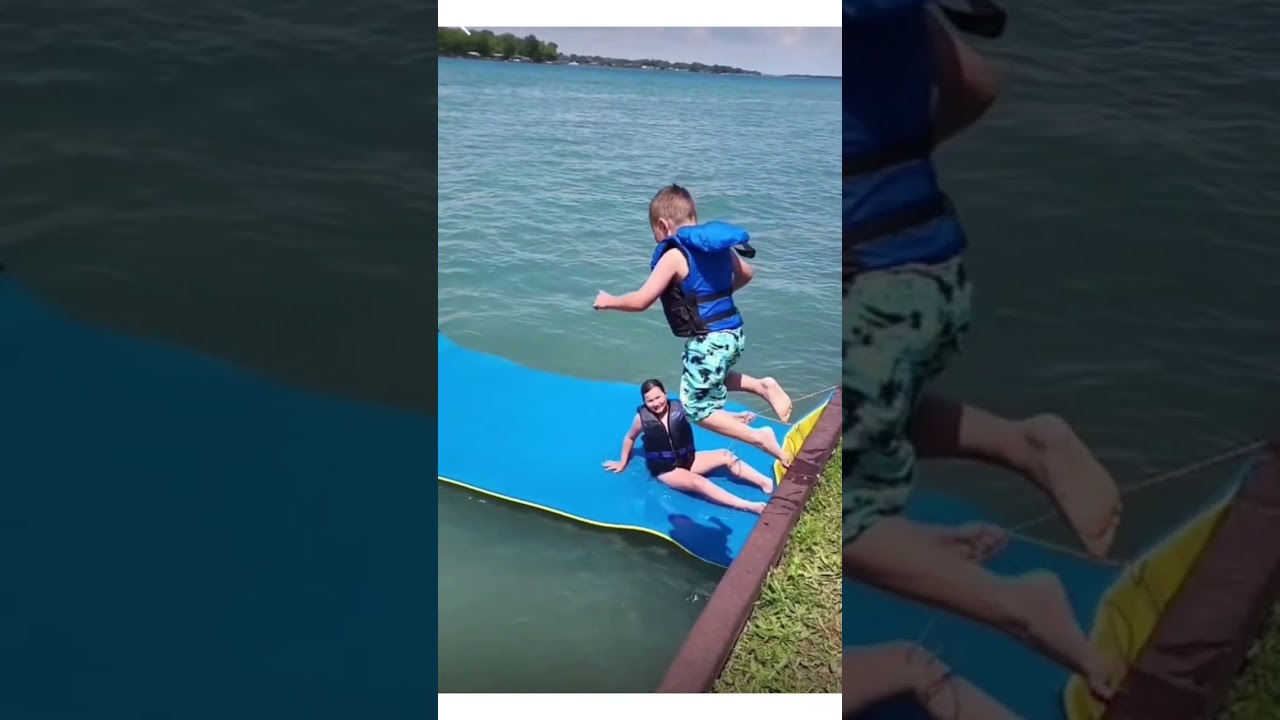 Cute baby jump in water😱🥰