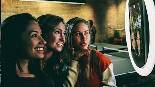 Snap. Share. Collect. Thrive. Simple Booth