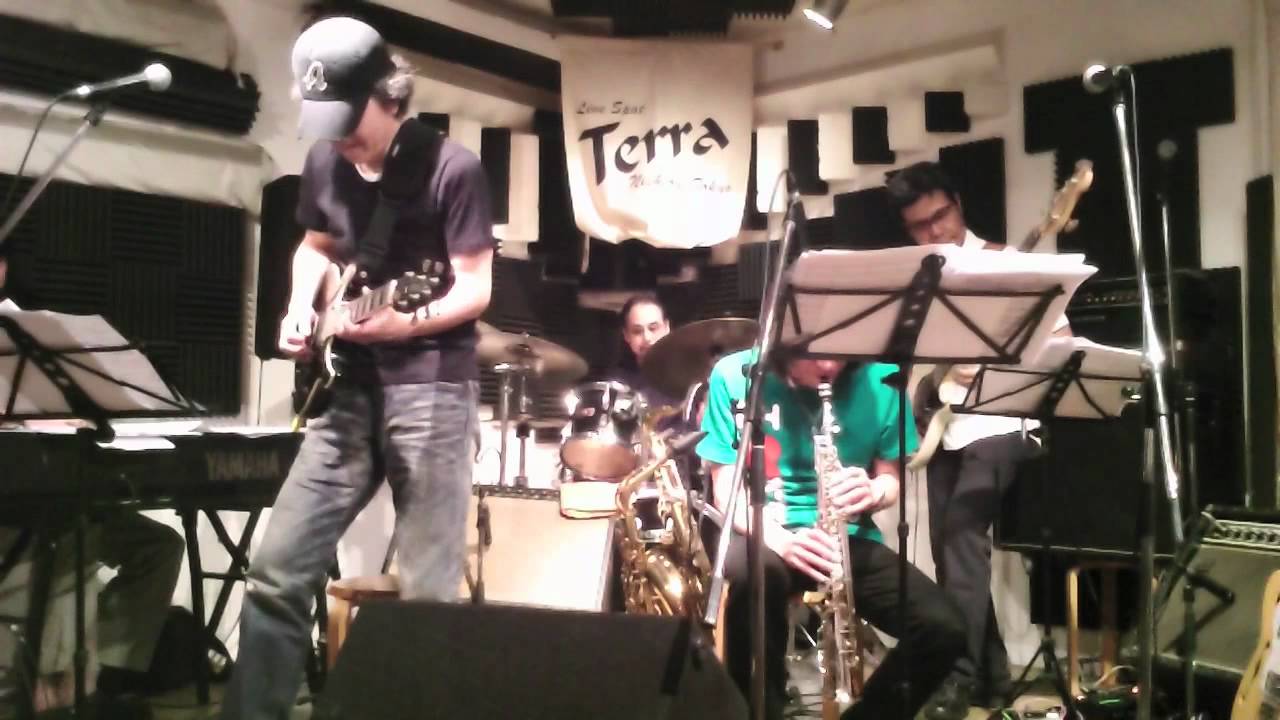 ZOOM G3X at live performance