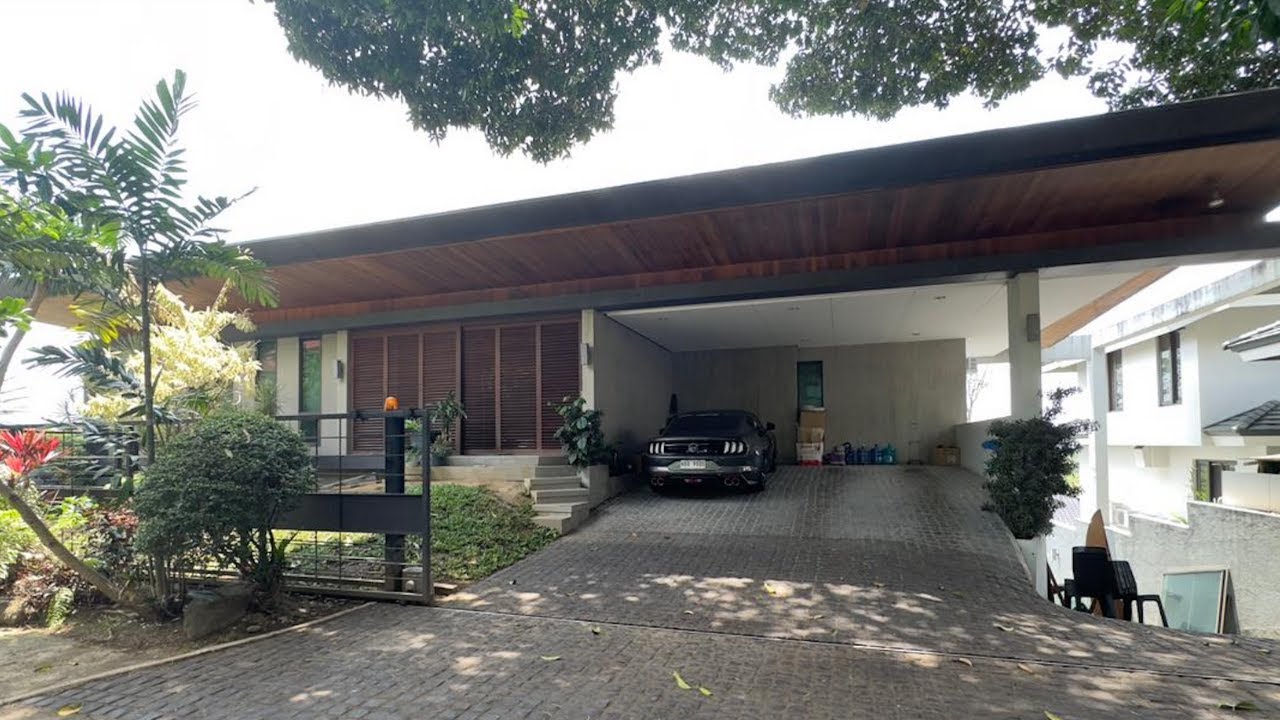 For Sale Loyola Grand Villas Stunning Modern Glass House with