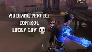 Lucky guy think he is safe spawn at station 1 | IDENTITY V
