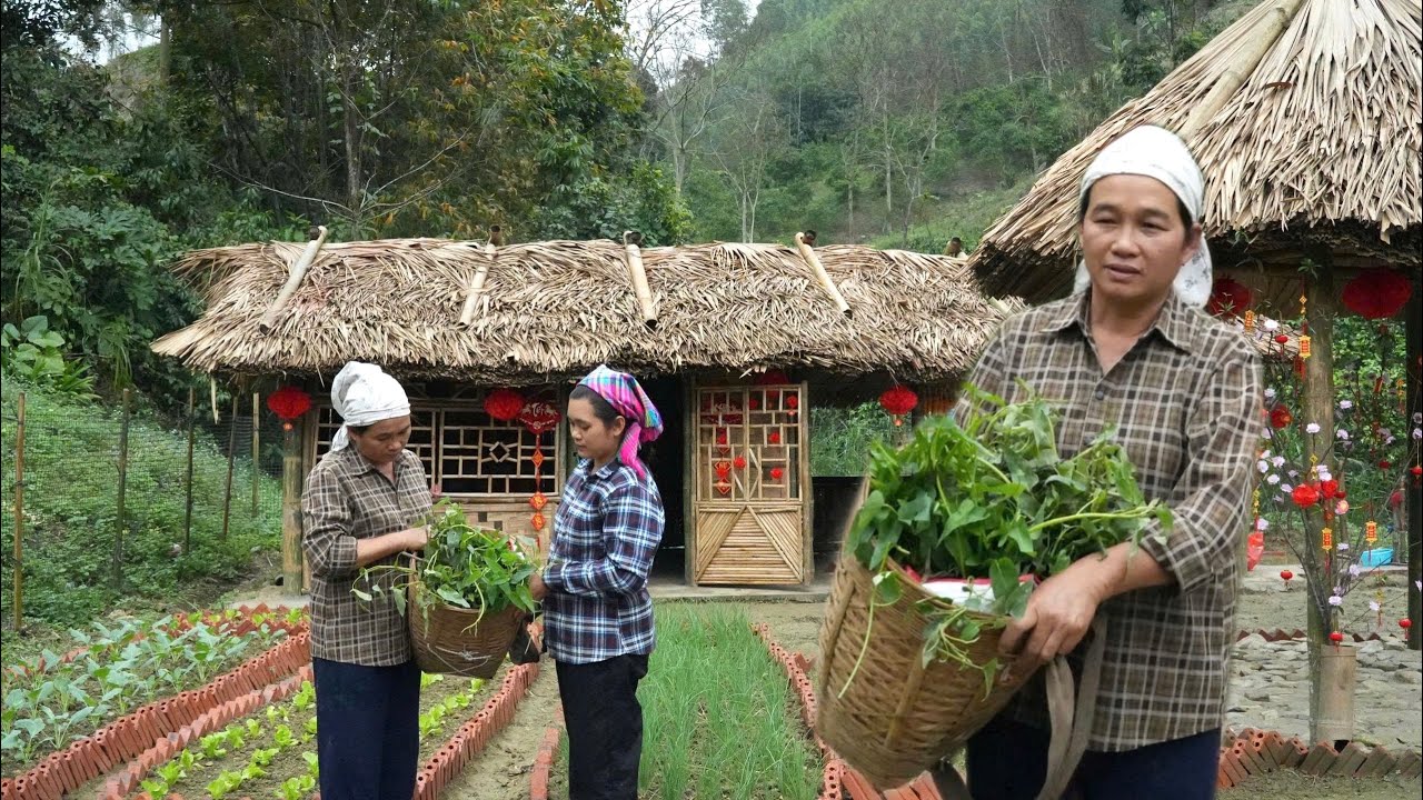 После сбора урожая Тьеу Ми заехала на рынок, чтобы купить овощи для посадки для госпожи Там.