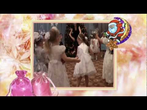 Настенька на новогоднем утреннике,часть 1.