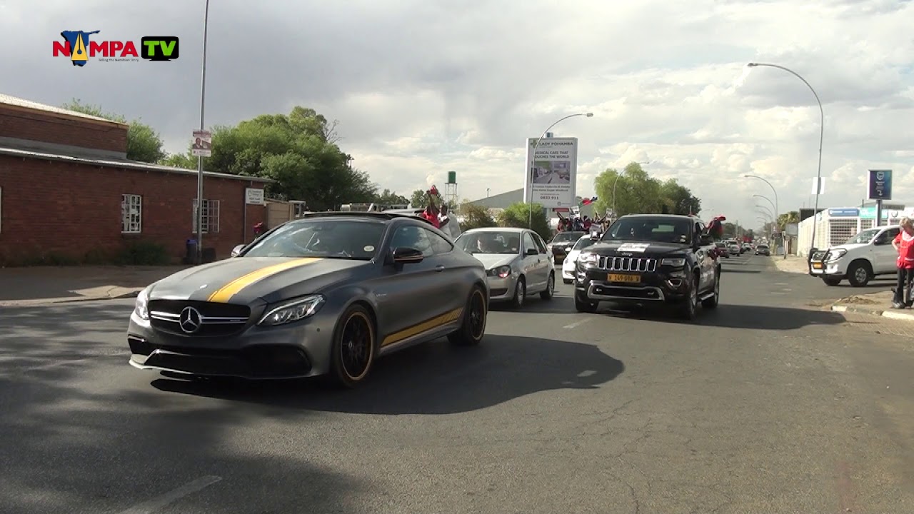 Geingob drives through Windhoek streets