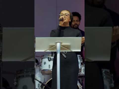 ከማንም ጋር አልወዳደርም