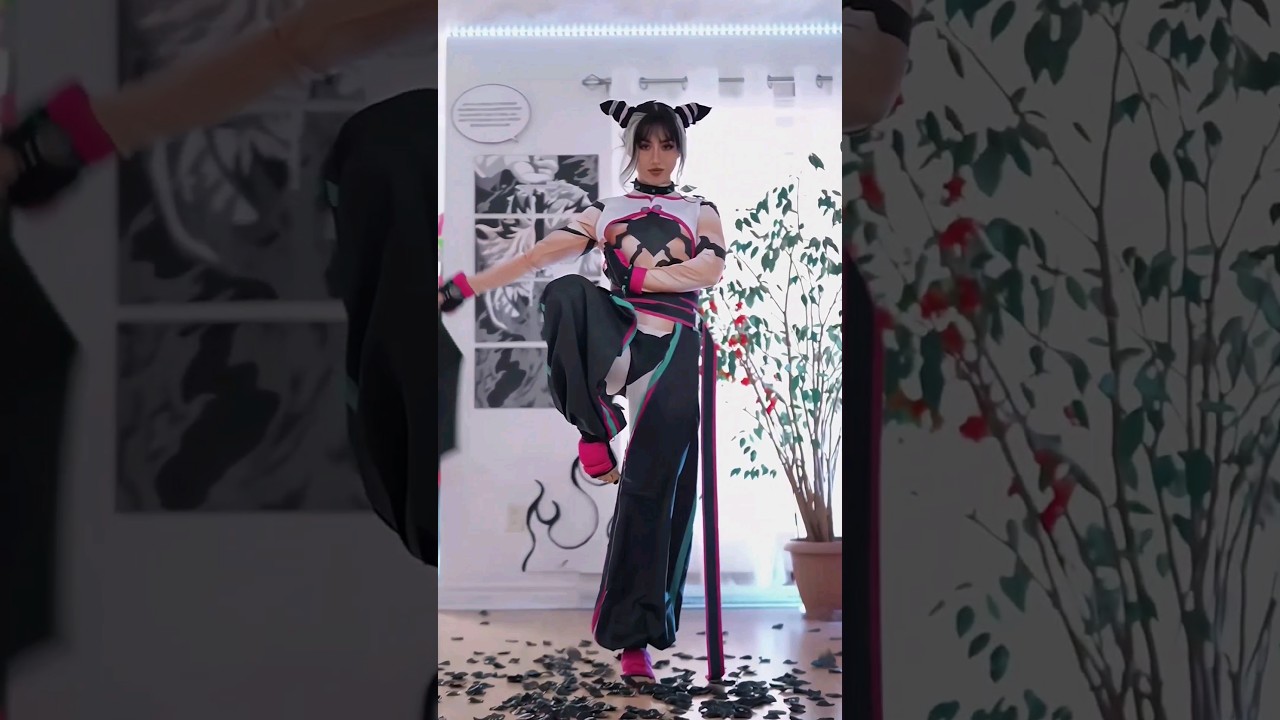 When Street Fighter meets the Umbrella Trend 😂🤷‍♀️ Do you think this trend should make a comeback?!