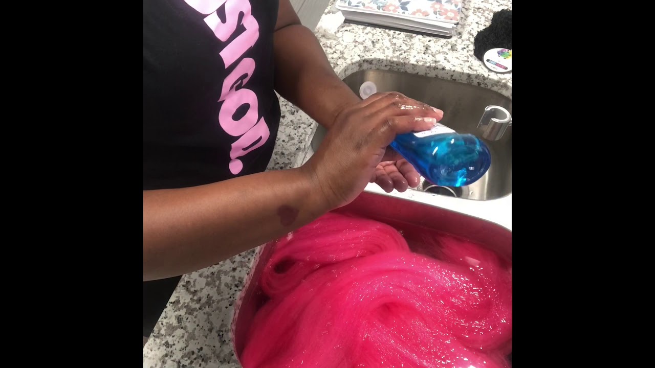 How to soak braiding hair in apple cider vinegar - YouTube