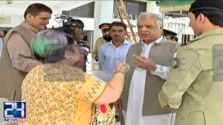 Shireen Mazari and Jhagra fight over car collision