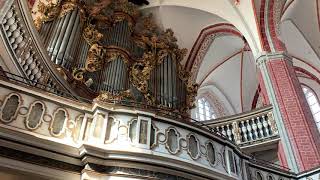 Video voorbeeld van "Nothing Else Matters by Metallica played on organ"