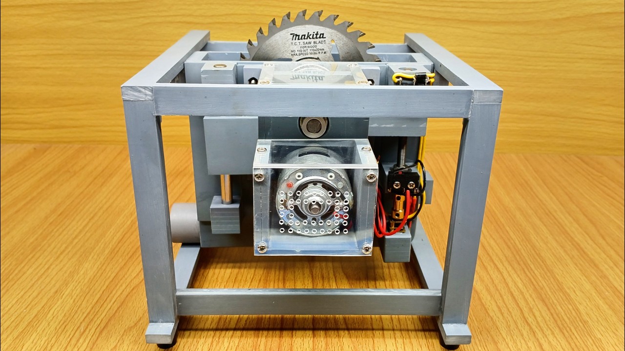 Самодельная настольная пила из ПВХ-пластика