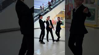 Chỉ Giả Vờ Thôi Ben Eagle