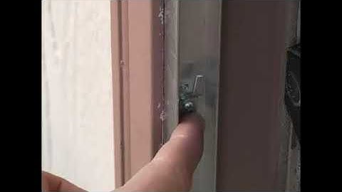 How to Adjust a Sliding Screen Door Lock