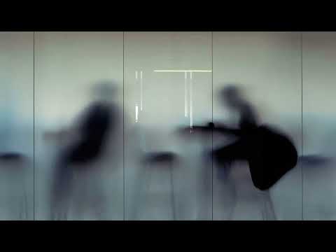 Elliot Moss – I Can't Swim (Official Visualizer)